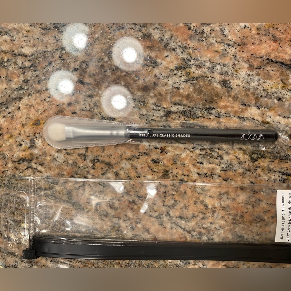 ZOEVA - 232 Luxe Classic Shader eyeshadow brush